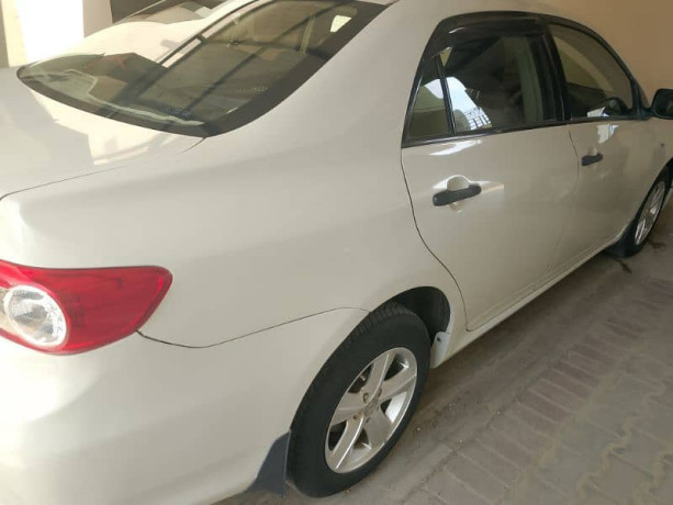 toyota-corolla-gli-2012-big-9