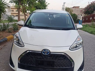 toyota-sienta-g-2018