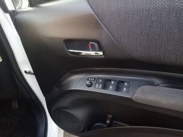 toyota-sienta-g-2018-big-10