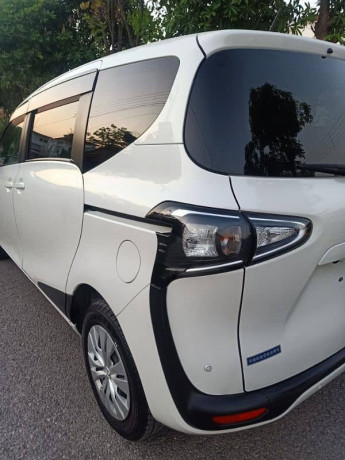 toyota-sienta-g-2018-big-5
