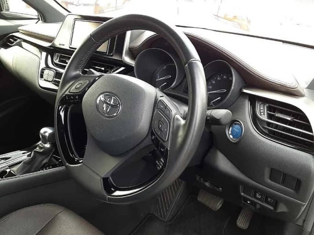 toyota-c-hr-gled-2018-big-11