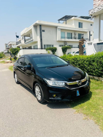 honda-grace-hybrid-2015-big-1