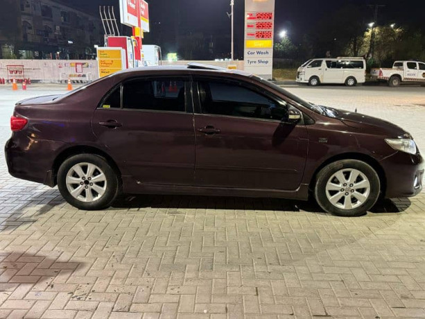 toyota-corolla-altis-2013-big-5