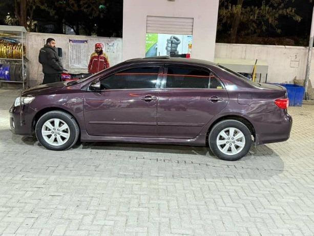 toyota-corolla-altis-2013-big-9