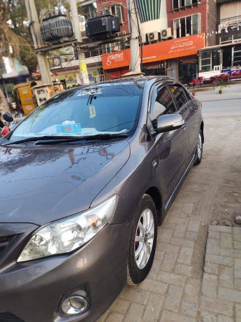 toyota-corolla-altis-2011-full-option-sr-big-14