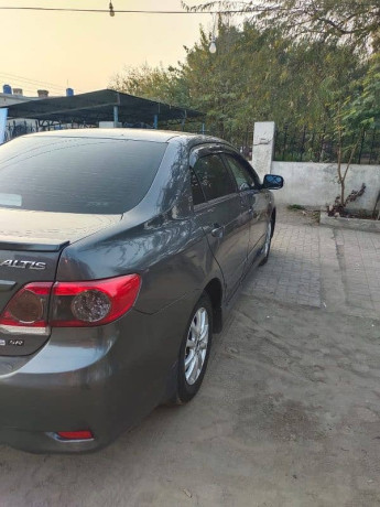 toyota-corolla-altis-2011-full-option-sr-big-13