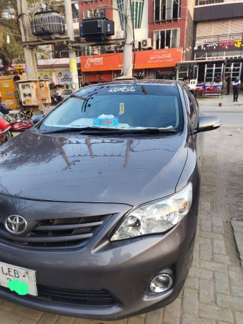 toyota-corolla-altis-2011-full-option-sr-big-12