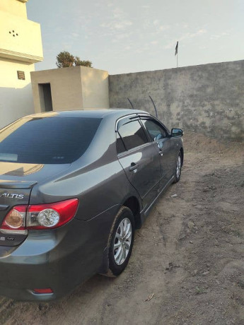 toyota-corolla-altis-2011-full-option-sr-big-0