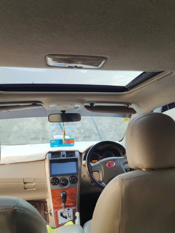 toyota-corolla-altis-2011-full-option-sr-big-5