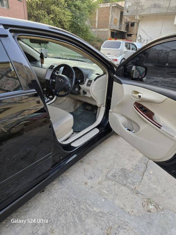 toyota-corolla-gli-2011-model-16-automatic-big-7