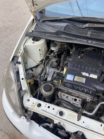 toyota-vitz-2003-big-5