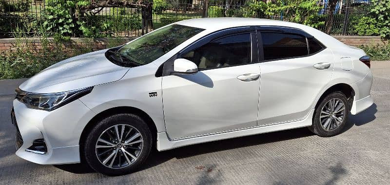 toyota-corolla-altis-2021-x-16-automatic-brand-new-big-5