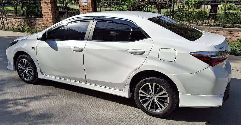 toyota-corolla-altis-2021-x-16-automatic-brand-new-big-3