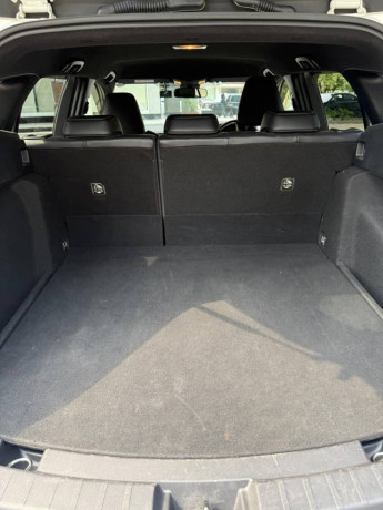 toyota-corolla-touring-hybrid-wxb-2021-big-5