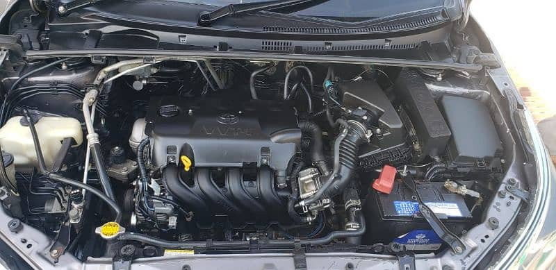 toyota-corolla-gli-2015-big-6