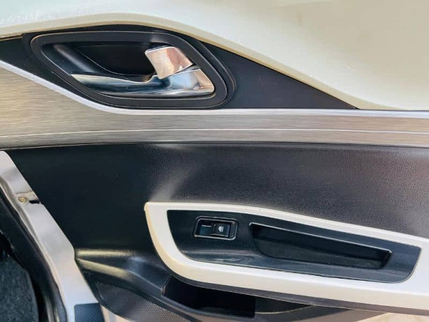 prince-pearl-20222023-antique-car-big-11
