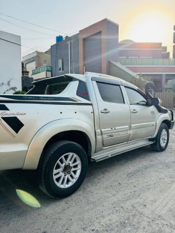 toyota-hilux-2012-big-6