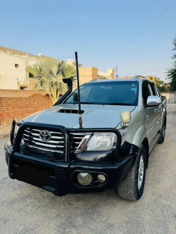 toyota-hilux-2012-big-1