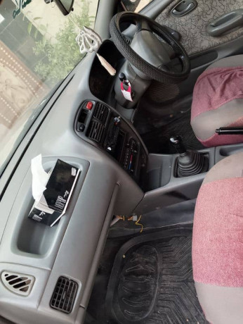 suzuki-baleno-2000-big-5