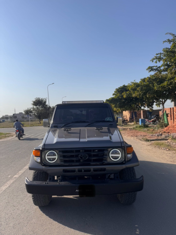 toyota-land-cruiser-rkr-1989-big-3