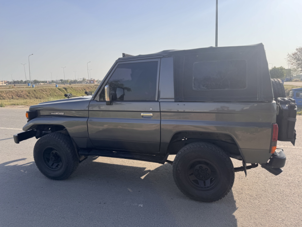 toyota-land-cruiser-rkr-1989-big-4