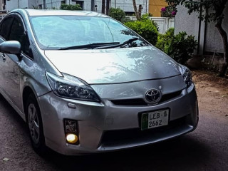 toyota-prius-2011