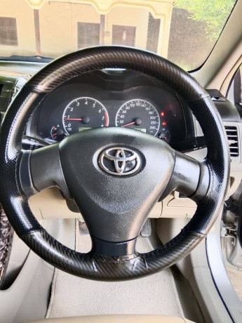 lush-condition-toyota-corolla-gli-2011-big-16