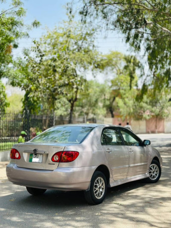 corolla-se-saloon-automatic-big-2
