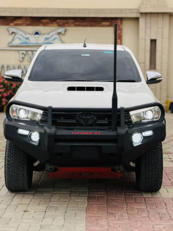 toyota-revo-30-big-0