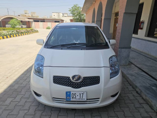 toyota-vitz-200710