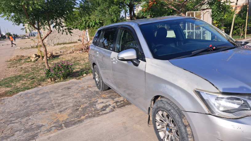 toyota-fielder-hybrid-2015-big-4