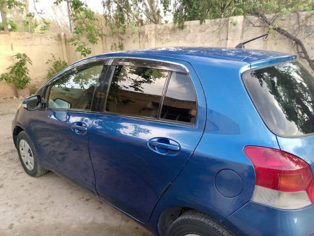 toyota-vitz-2007-big-15