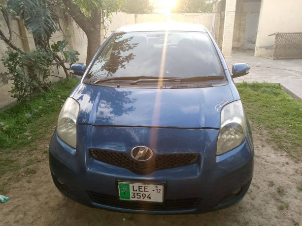 toyota-vitz-2007-big-16