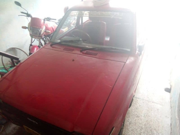 toyota-starlet-1981-big-2