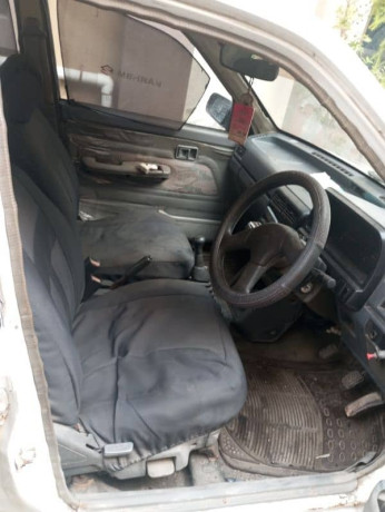 kia-classic-2001-big-0