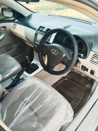 toyota-corolla-gli-2013-big-15