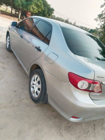 toyota-corolla-gli-2013-big-9
