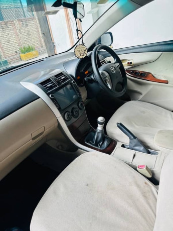 toyota-corolla-altis-2012-big-1