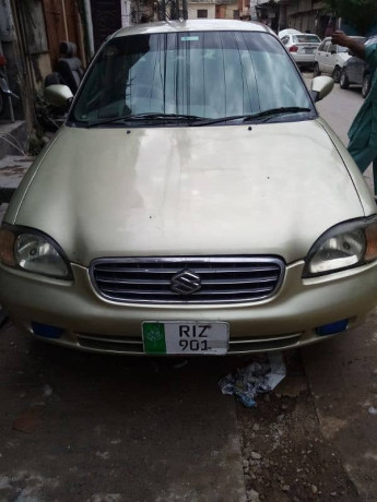 suzuki-baleno-2003-big-0