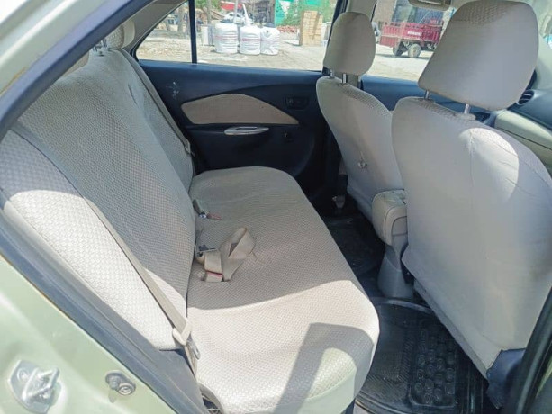 toyota-belta-2007-big-15