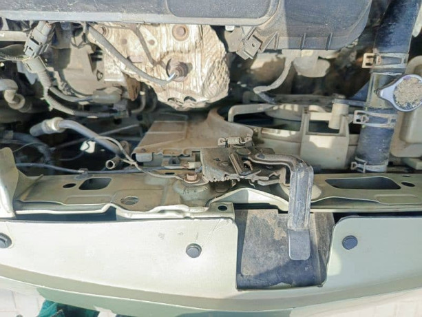 toyota-belta-2007-big-10