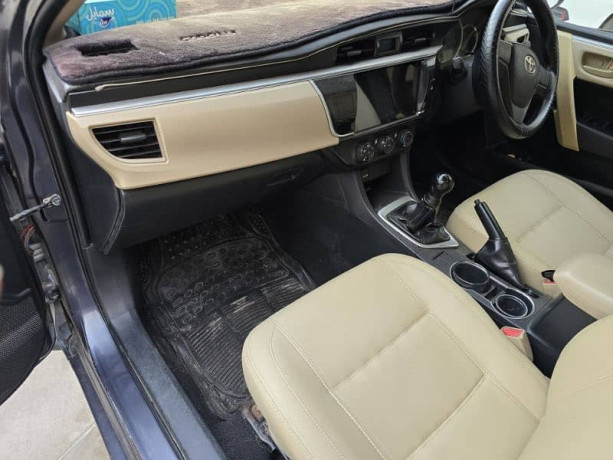 toyota-corolla-gli-2015-big-17