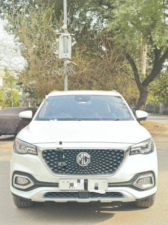 mg-hs-essence-2023-big-0