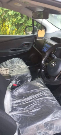 toyota-vitz-2020-big-9