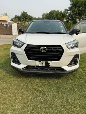 daihatsu-rocky-premium-2020-model-fresh-import-big-0