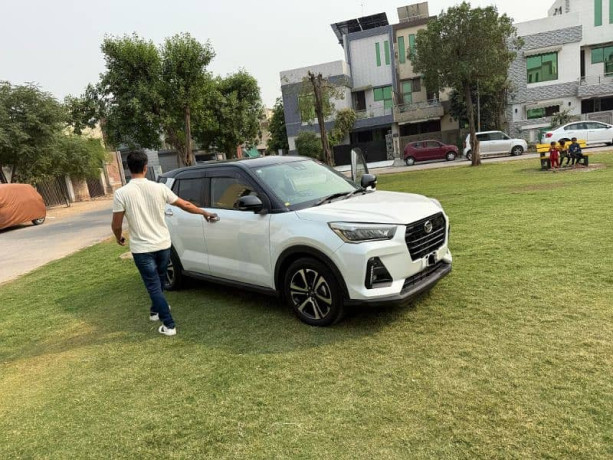 daihatsu-rocky-premium-2020-model-fresh-import-big-1