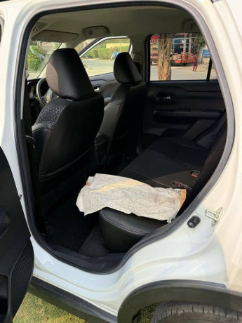 daihatsu-rocky-premium-2020-model-fresh-import-big-8