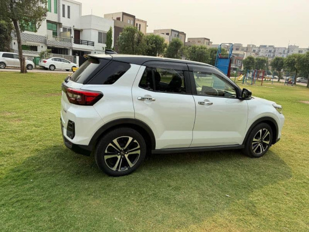 daihatsu-rocky-premium-2020-model-fresh-import-big-18