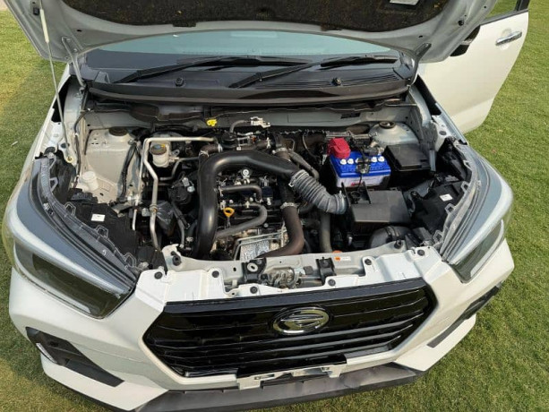 daihatsu-rocky-premium-2020-model-fresh-import-big-7