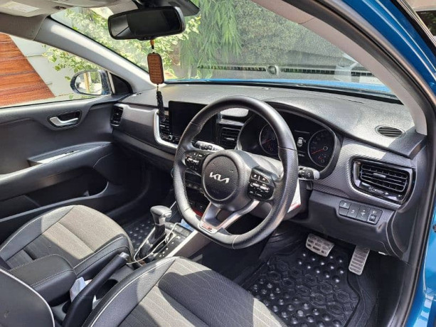 kia-stonic-2021-big-7